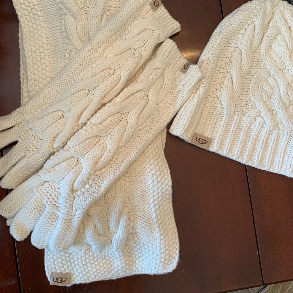 UGG new hat scarf gloves SET